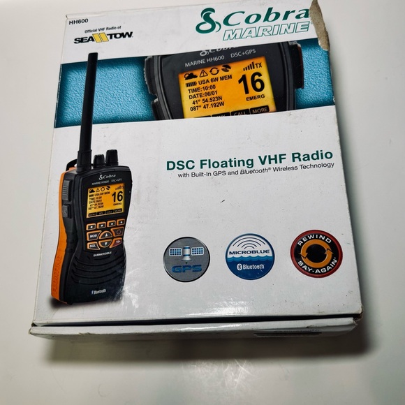Cobra Marine HH600 DSC GPS Floating Handheld VHF Radio Bluetooth NOAA - Picture 4 of 9